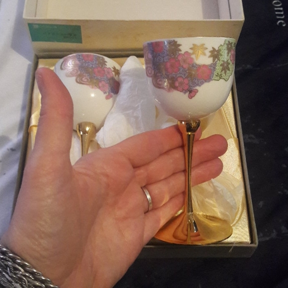 Pair of Beautiful Goblets - Picture 4 of 4